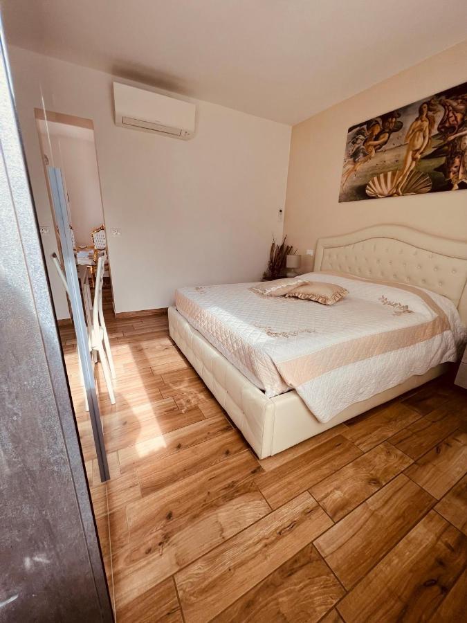 Affitta Camere La Fenice Di Folli Lorella Puegnago Luaran gambar